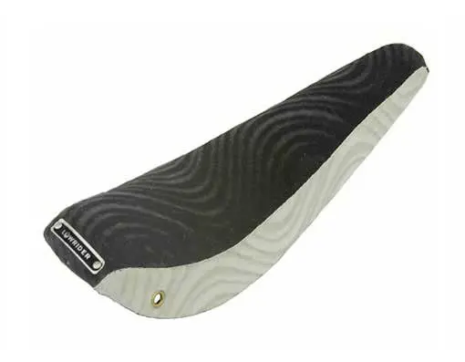 16" Banana Saddle Velour Black/White. 1