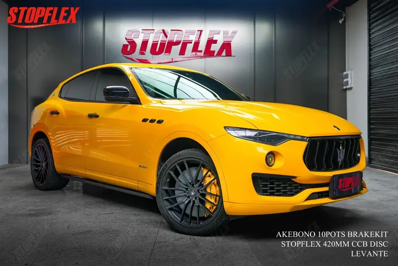 Akebono 10 Pot X Stopflex Carbon Ceramic Disc Front Brake Kit For Maserati Levante 2