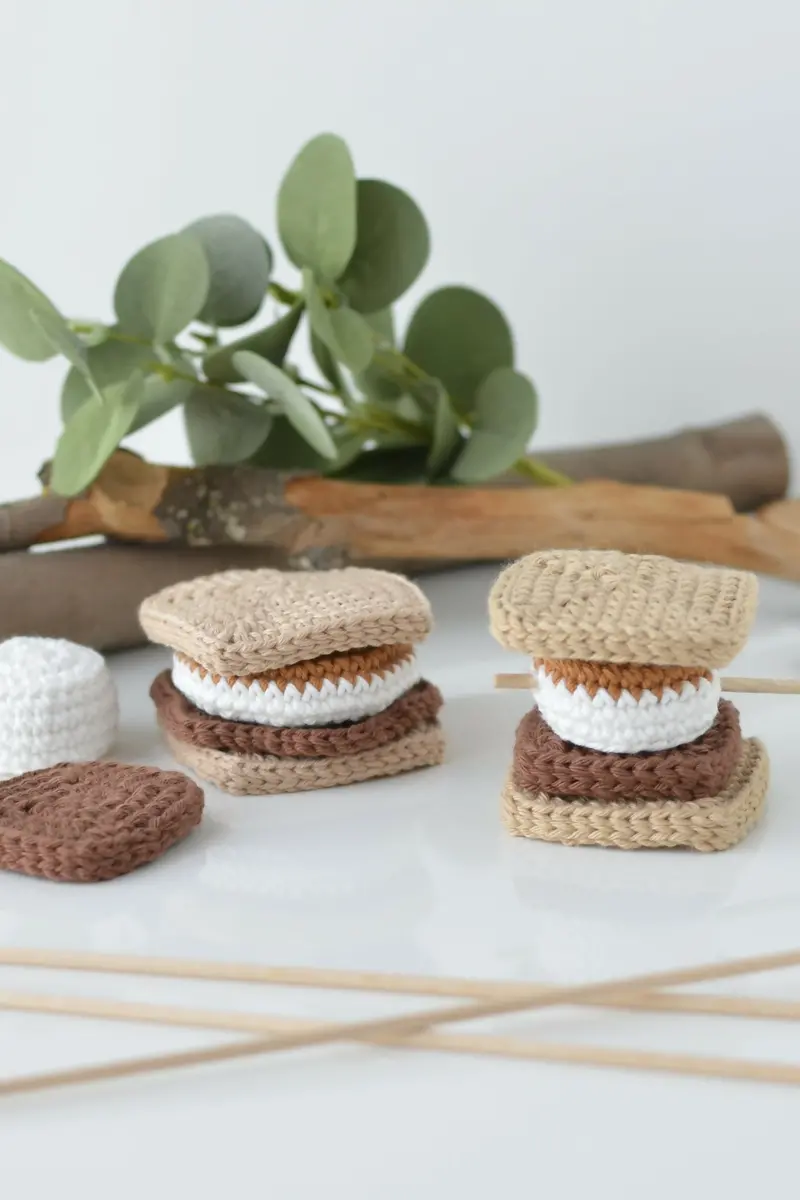 Amigurumi S'mores (Crochet) 1
