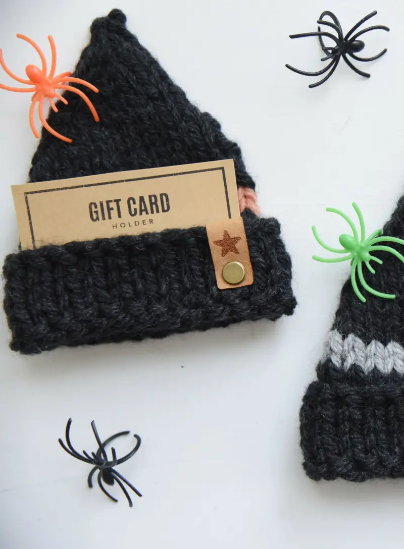 Bewitched Gift Card Holder (Knit) 1