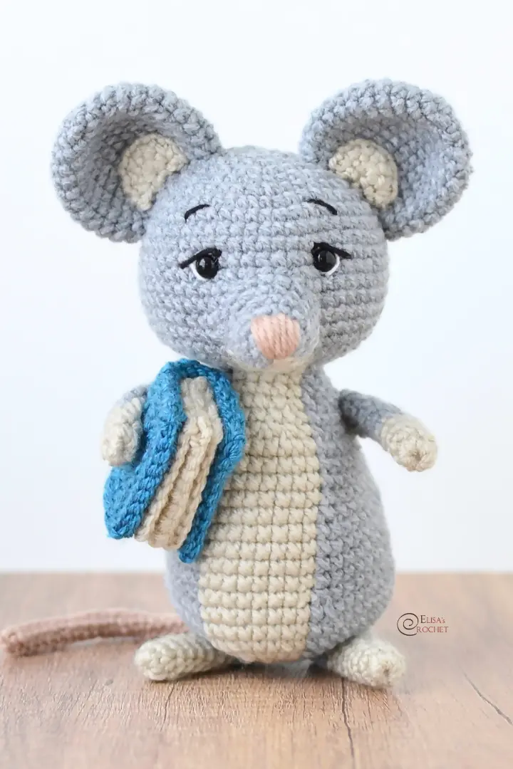 Bianca The Library Mouse (Crochet) 1