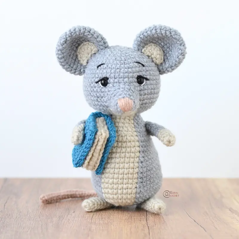 Bianca The Library Mouse (Crochet) 2