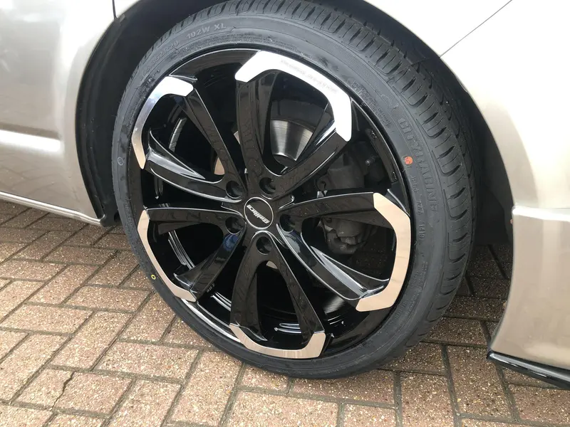 Calibre Havana 20" Wheel & Tyre Package (Black/Polished) 1