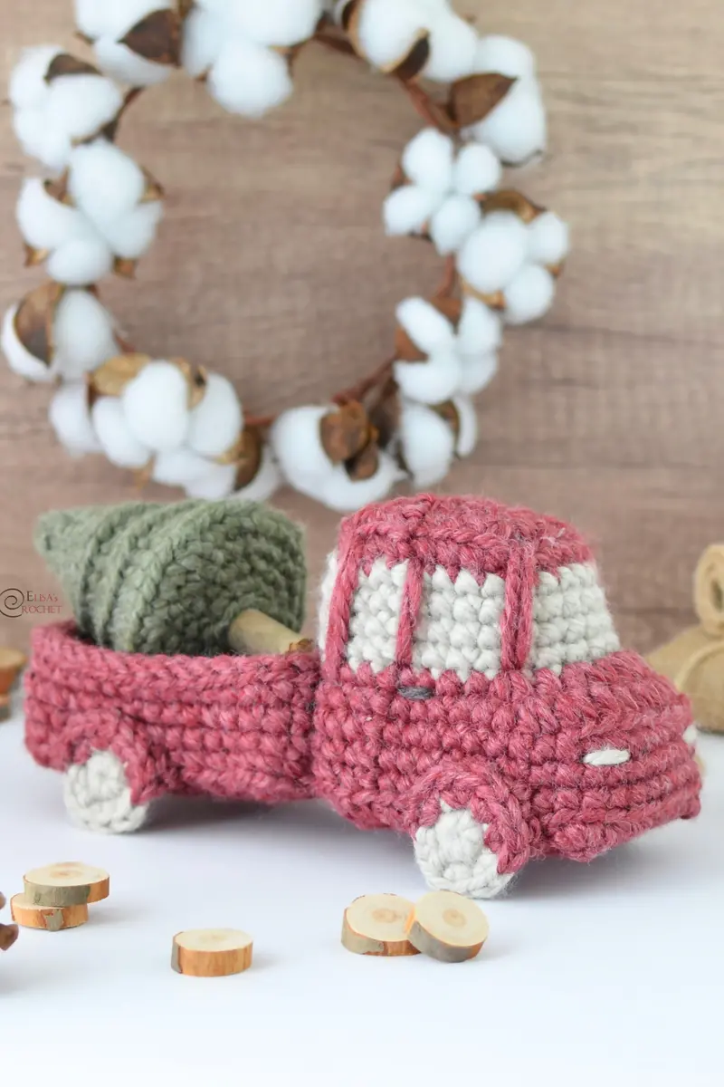 Christmas Truck (Crochet) 1