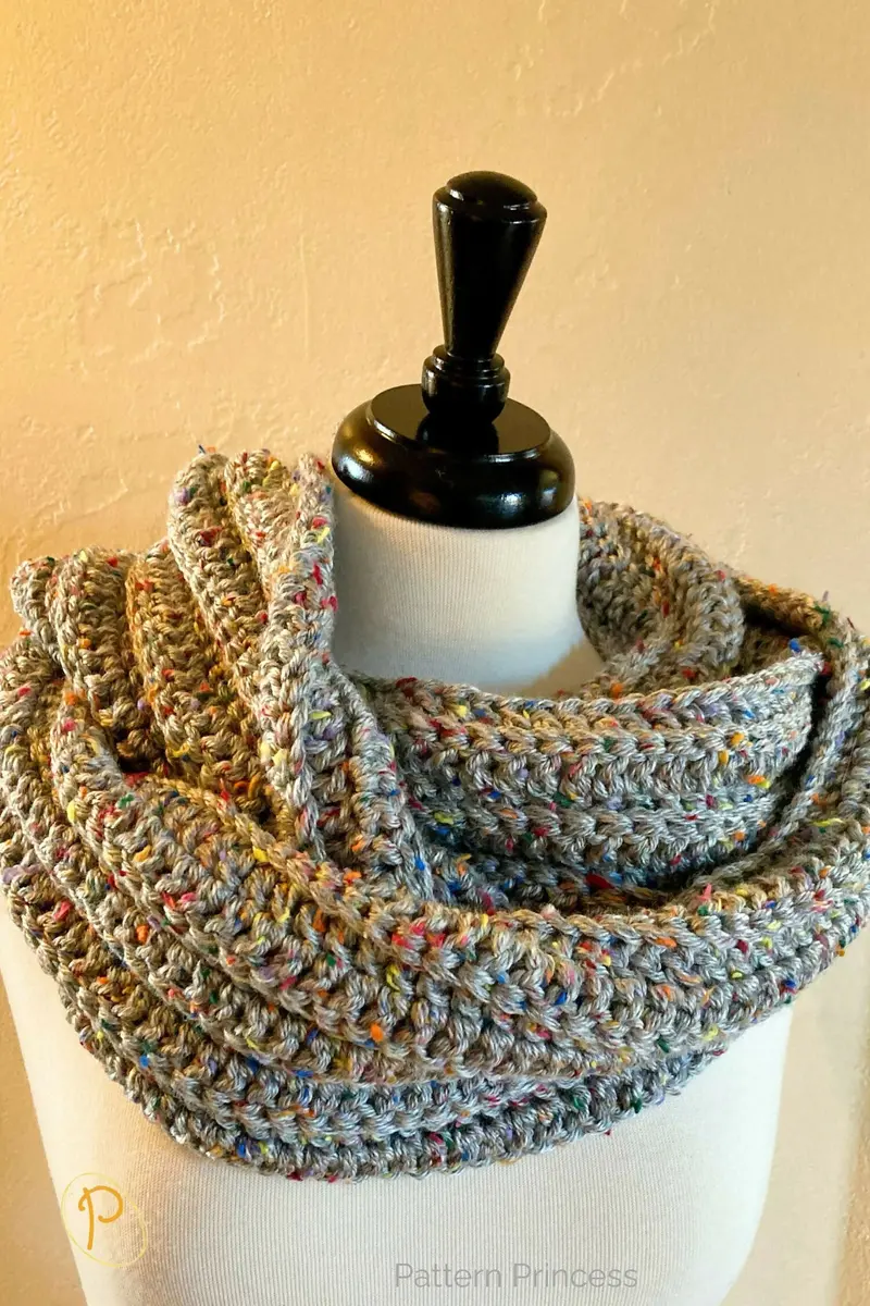 Chunky Tweed Infinity Scarf (Crochet) 1