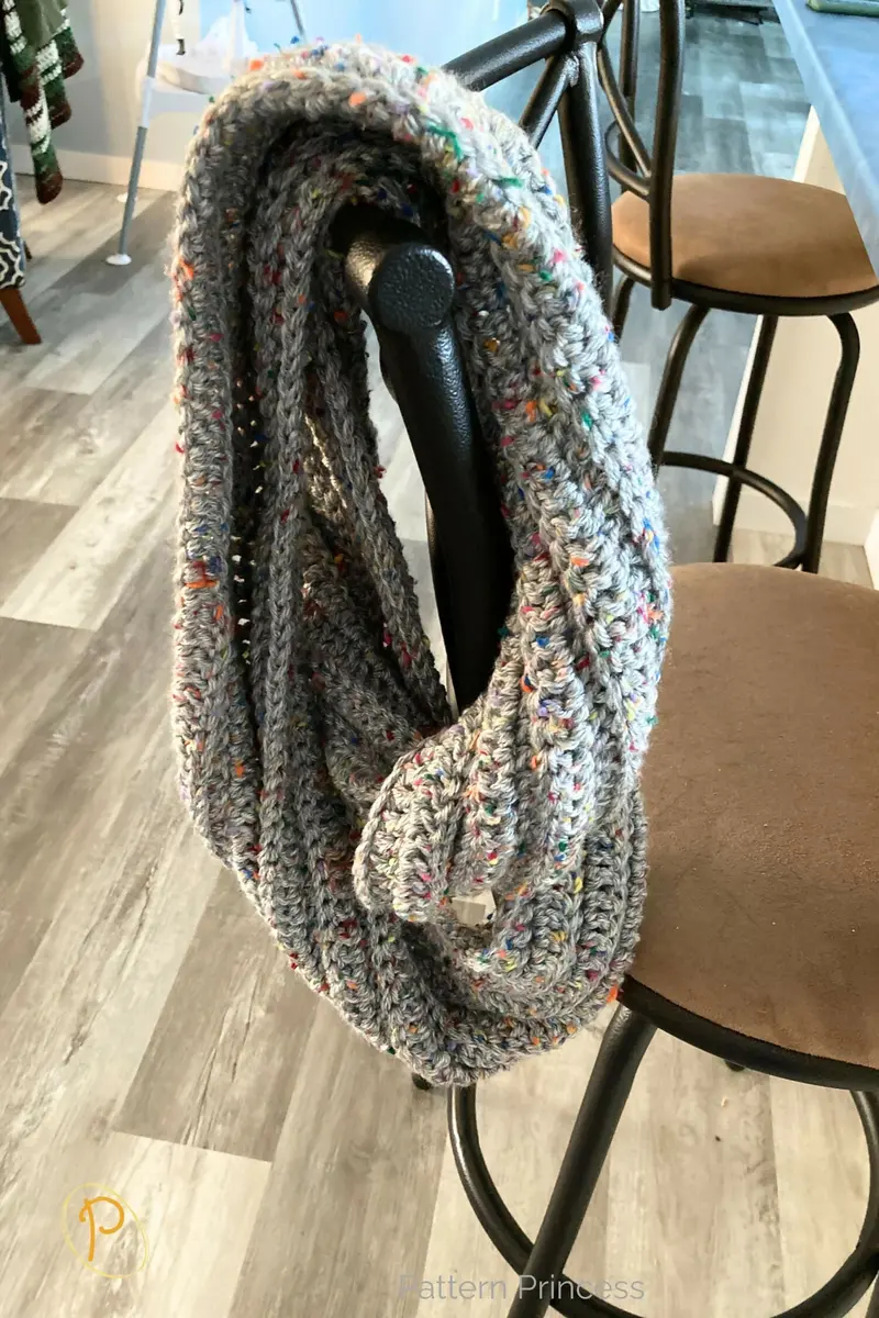 Chunky Tweed Infinity Scarf (Crochet) 2