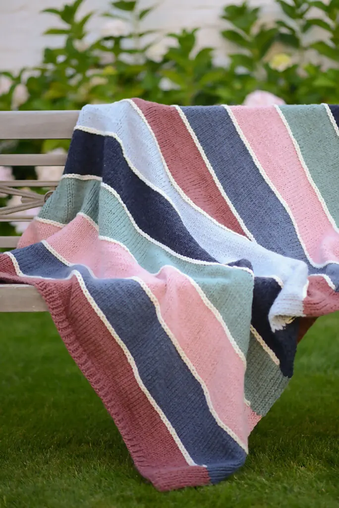 Color Divide Blanket (Knit) 1