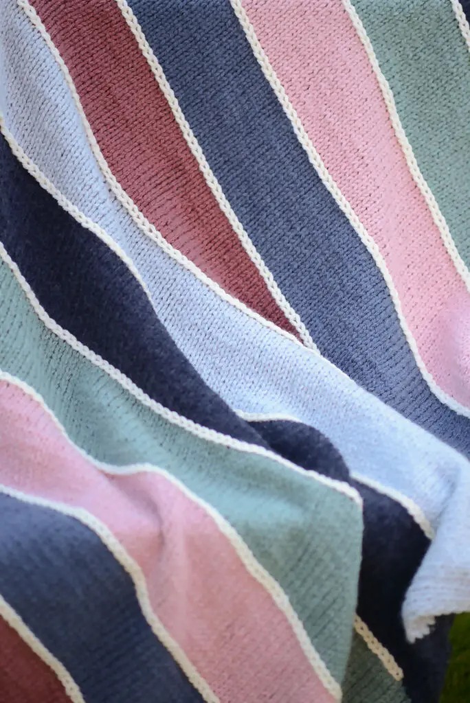 Color Divide Blanket (Knit) 2