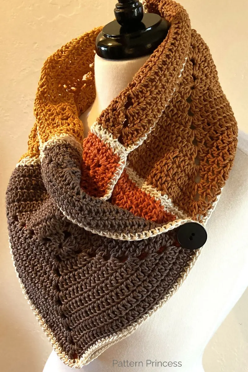 Colorful Button Cowl (Crochet) 1