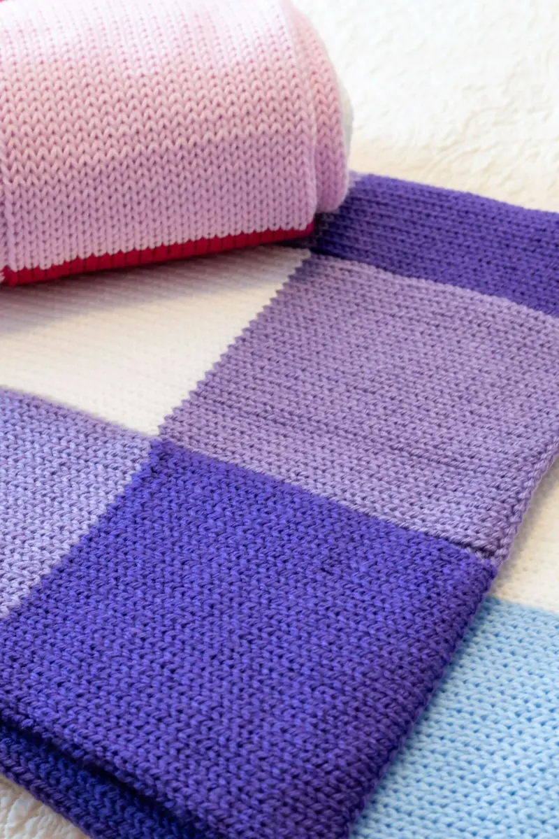 Contemporary Checks: The Updated Gingham Blanket (Circular Knitting Machine) 2