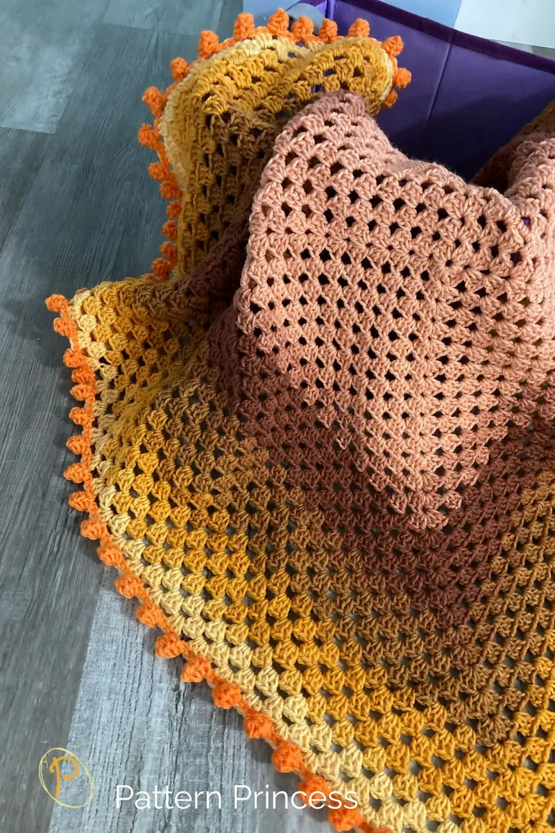Continuous Granny Square Crochet Blanket With Dot Border (Crochet) 1
