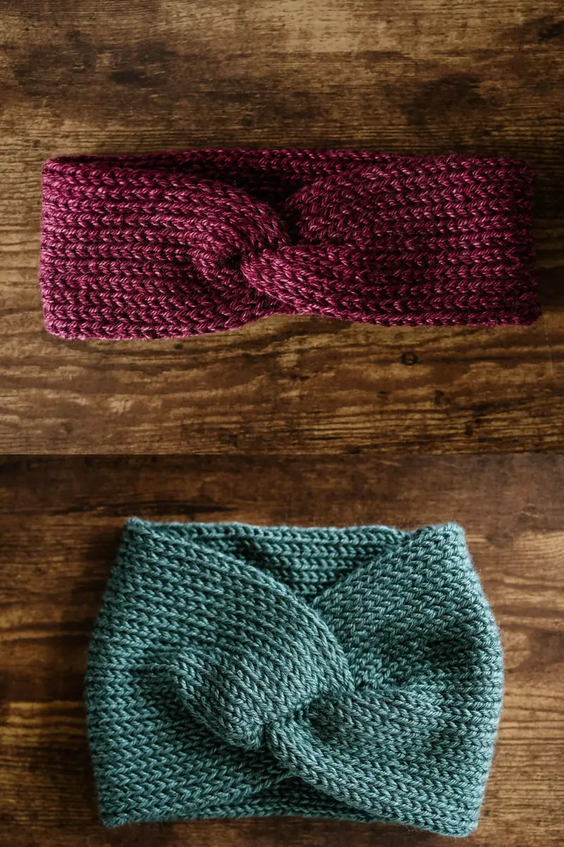 Cozy Twist Headband (Circular Knitting Machine) 1