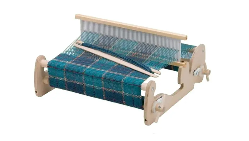 Cricket Loom Kit: 15” Weaving Width 1