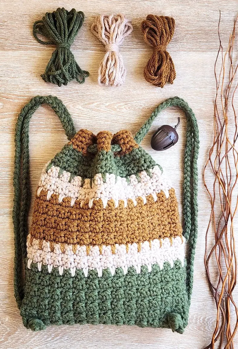 Crochet Kit - Acorn Trail Backpack 1