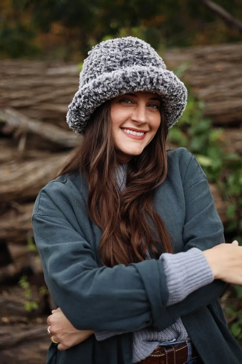 Crochet Kit - Annie Bucket Hat 1