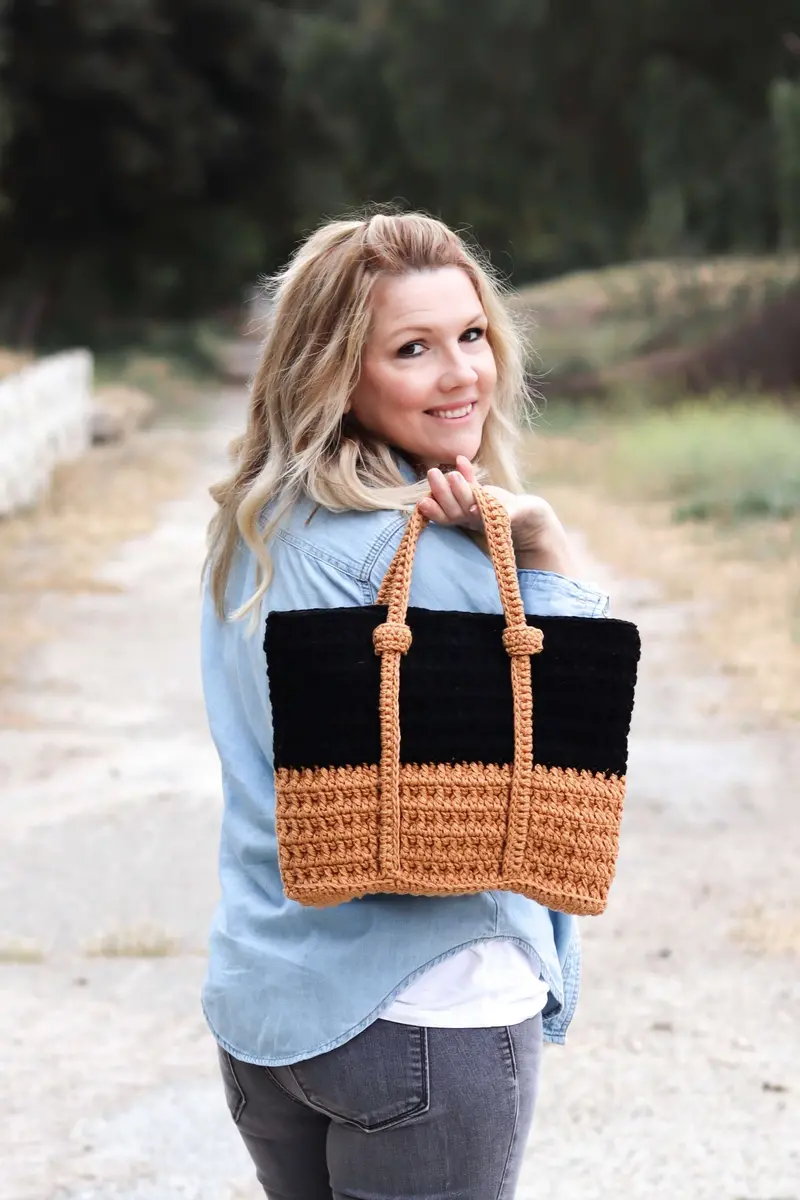 Crochet Kit - Baker Street Bag 1