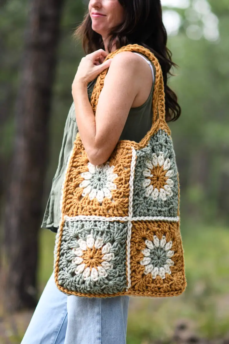 Crochet Kit - Big Blooms Bag 1