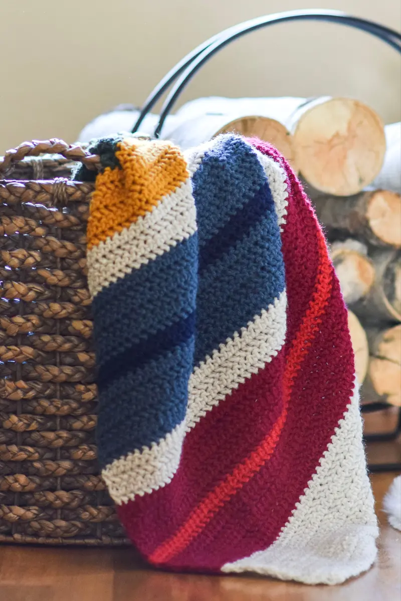 Crochet Kit - Cabin Stripes Blanket 1