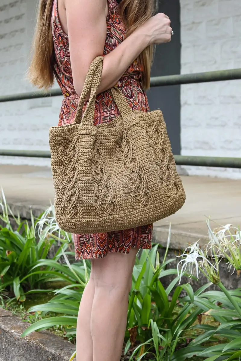 Crochet Kit - Cabled Tote Bag 1
