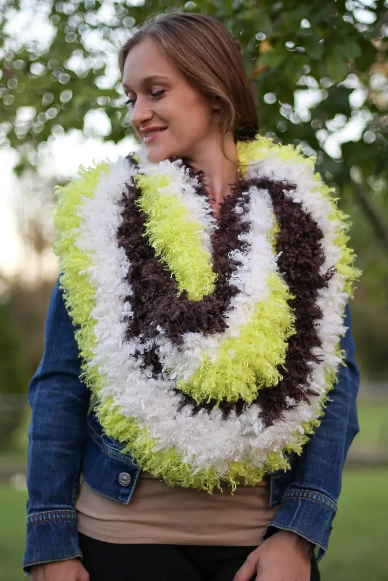 Crochet Kit - Circle Boa Scarf 1