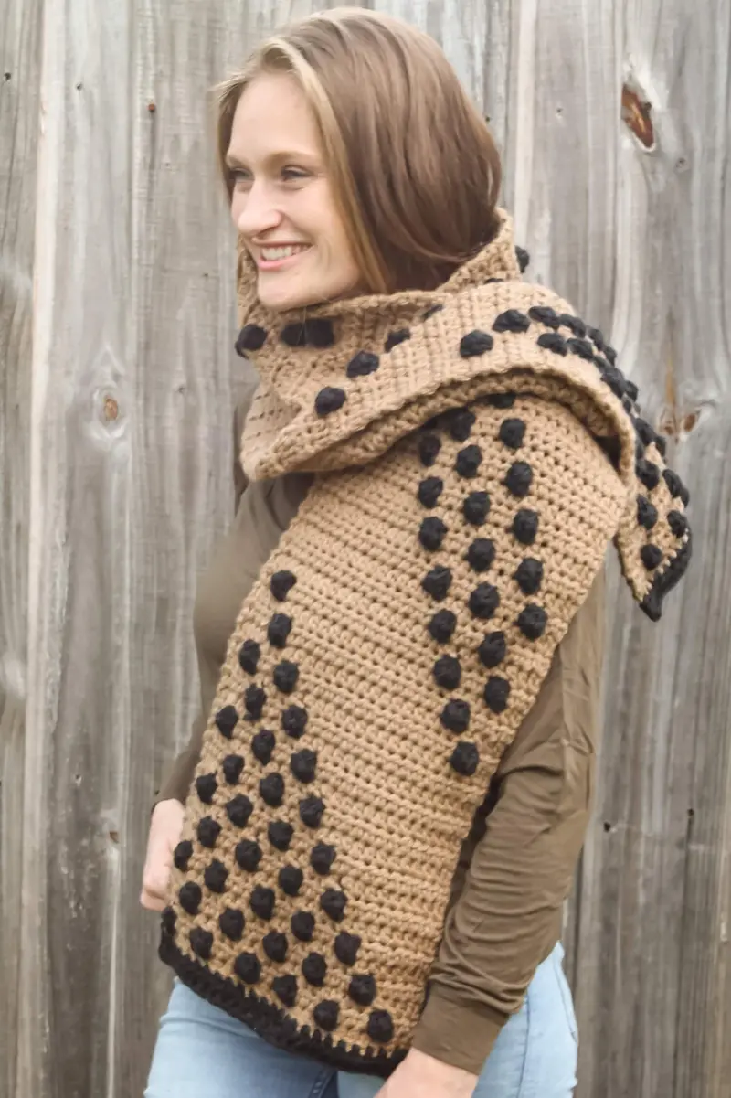 Crochet Kit - Cora 2 Color Scarf 1