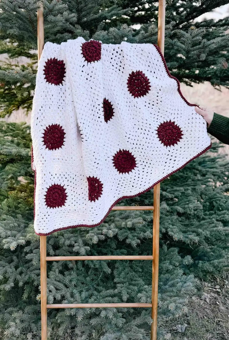 Crochet Kit - Crimson Dot Blanket 1