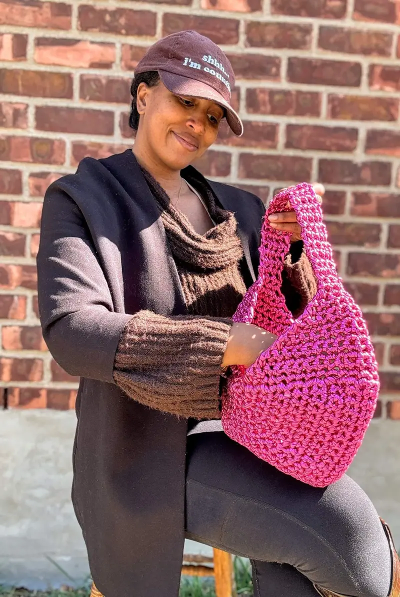 Crochet Kit - Crochet Crescent Bag 1