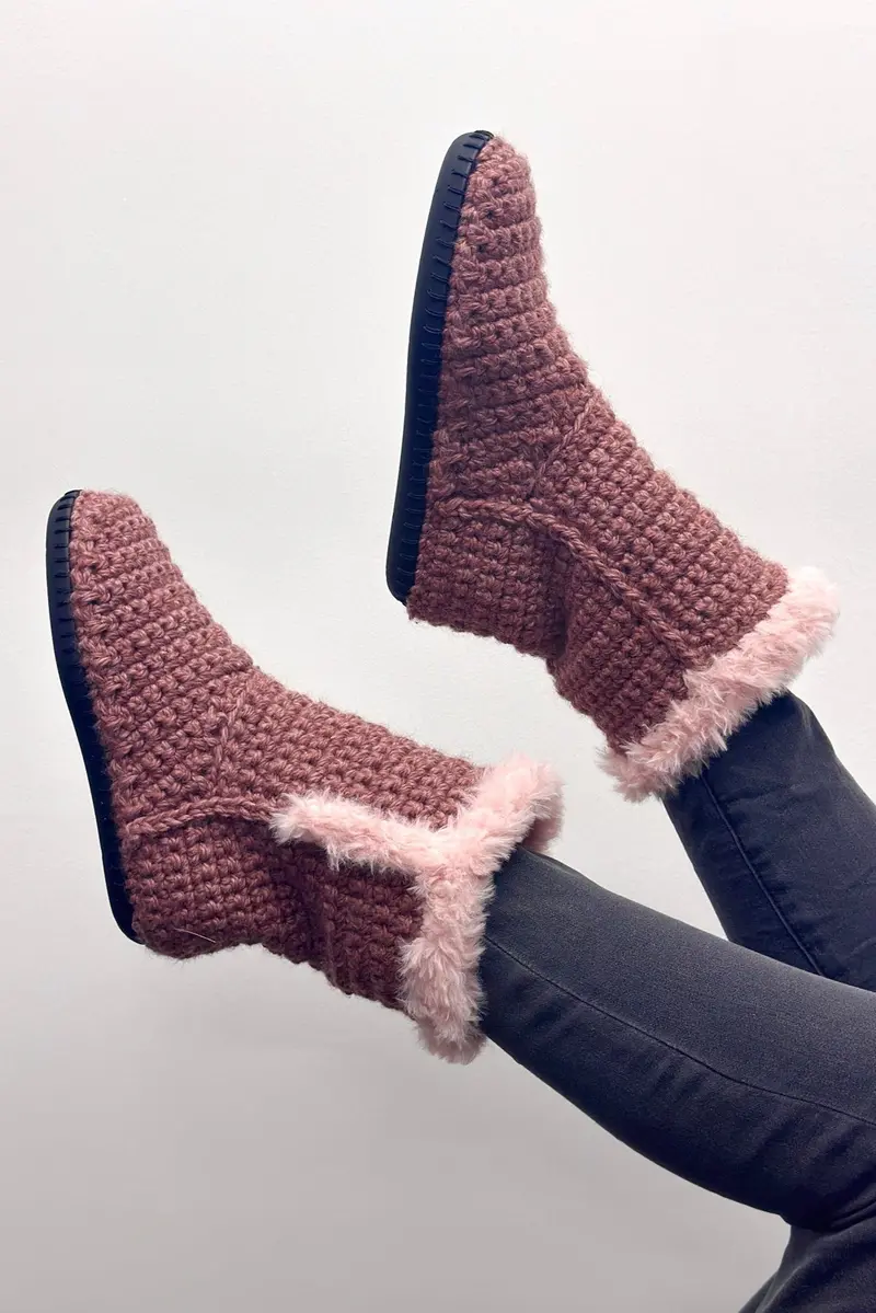 Crochet Kit - Crochet Hugg Botties Wool Insoles 1