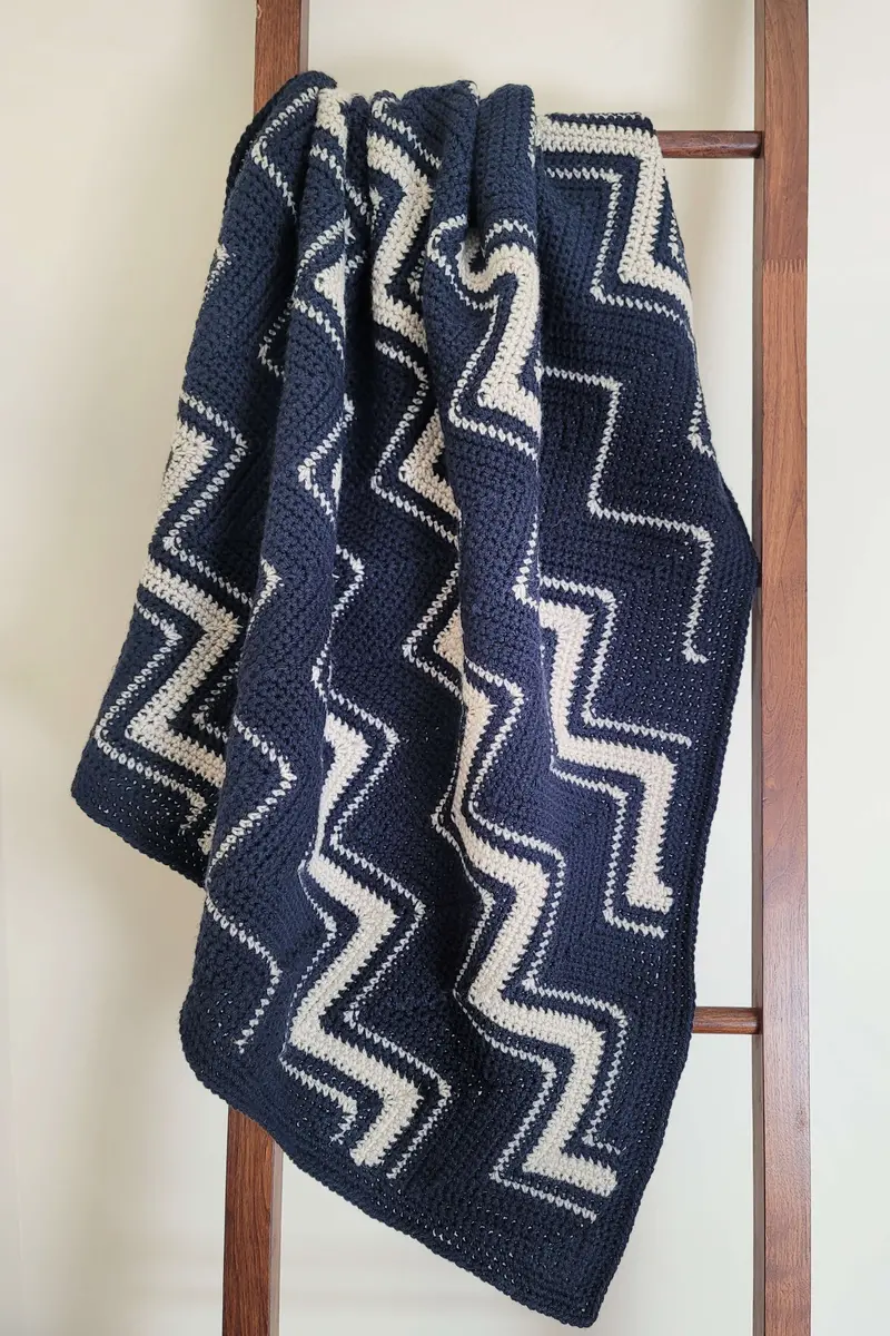 Crochet Kit -  Diagonal Chevron Lapghan 1