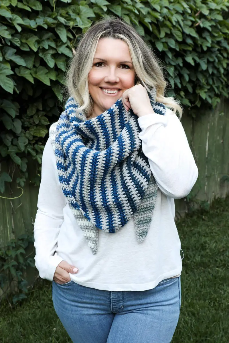 Crochet Kit - Endless Fade Shawl 1