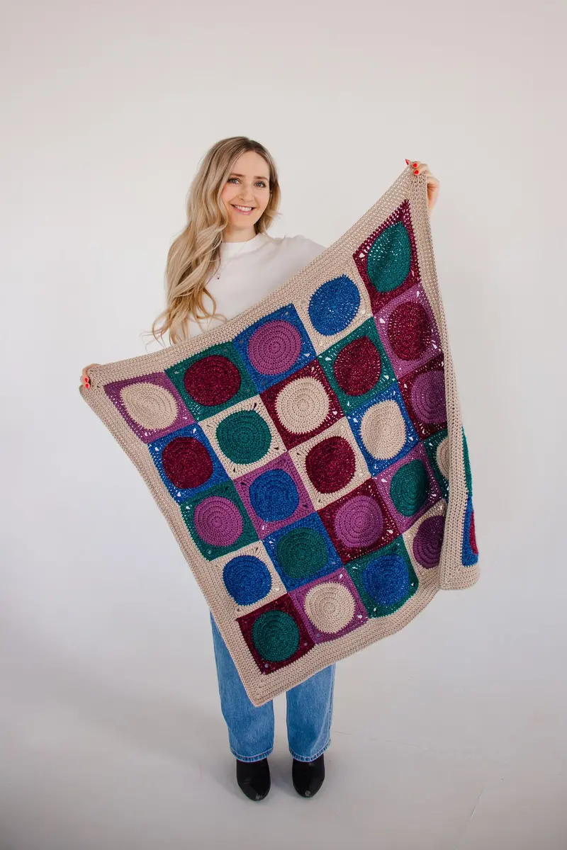 Crochet Kit - Family Circle Baby Blanket 1
