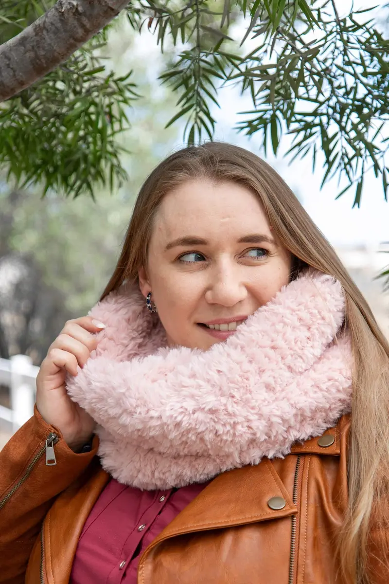 Crochet Kit - Faux Fur Snood 2