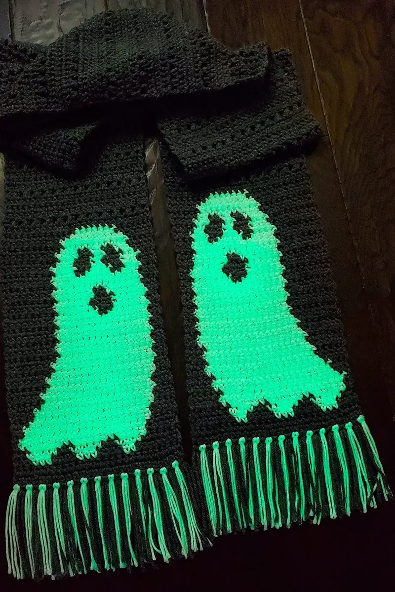 Crochet Kit - Gloria Ghost Scarf 1