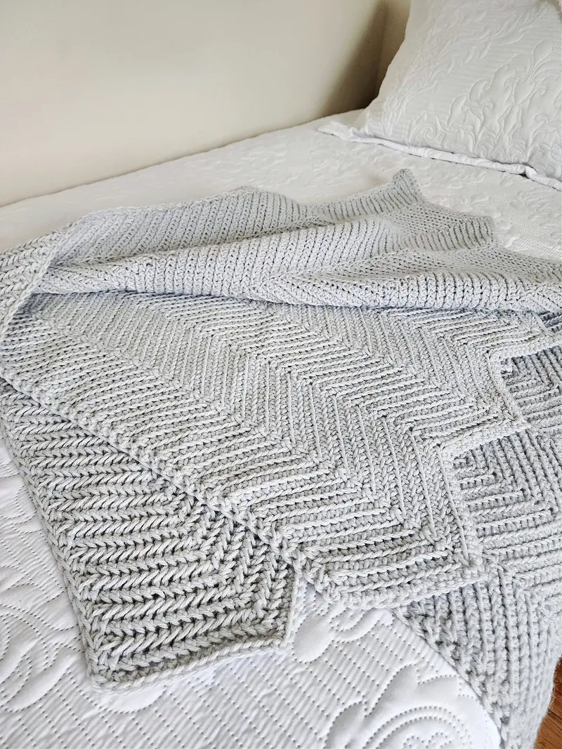 Crochet Kit - Herringbone Single Crochet Ripple Blanket 2