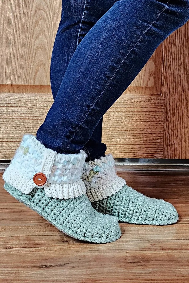 Crochet Kit - Hibernation Crochet Slipper Boots 1
