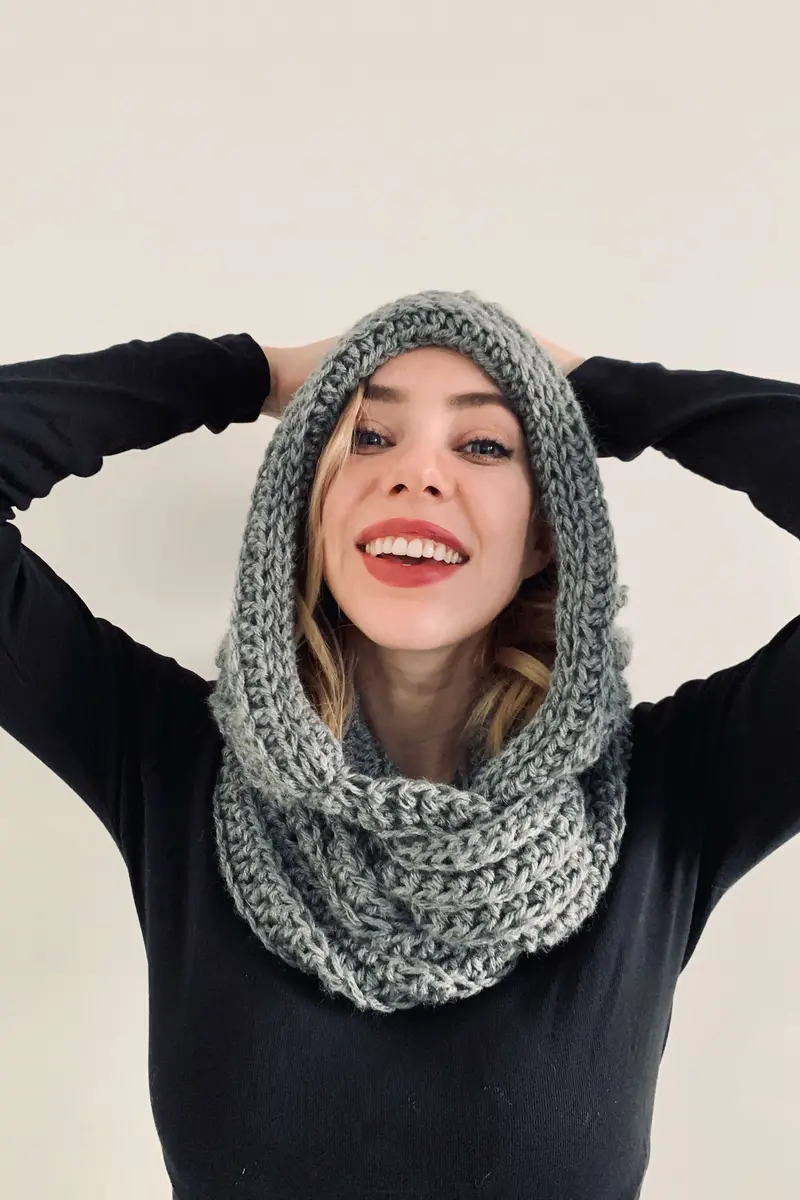 Crochet Kit - Hooded Alpa Scarf 1