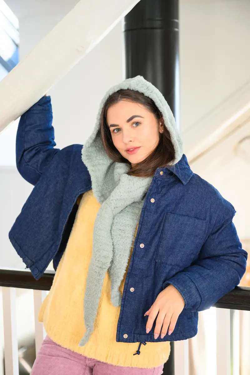 Crochet Kit - Hooded Scarf 1