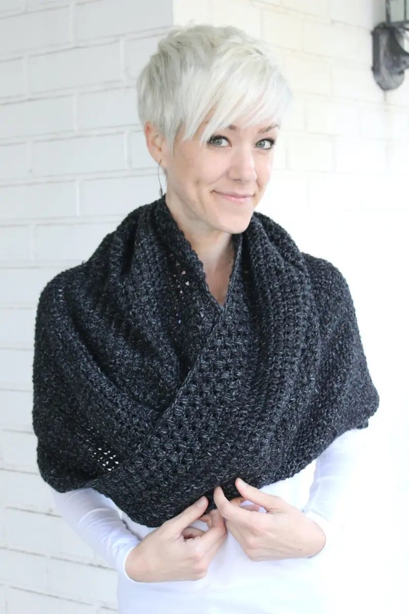 Crochet Kit - Live Your Magic Mobius Shawl 1