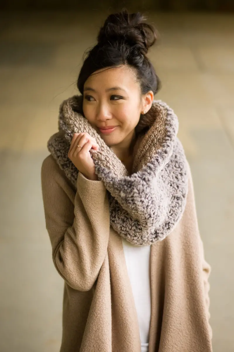 Crochet Kit - Luxe Faux Fur Cowl 1