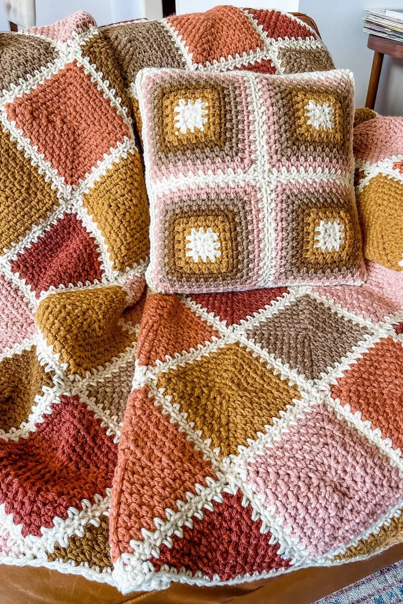 Crochet Kit - Matilda Blanket & Pillow 1