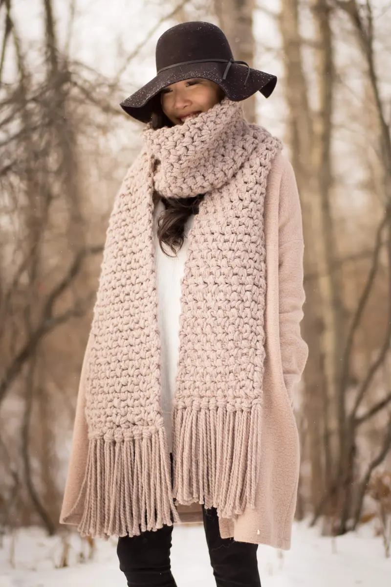 Crochet Kit - Moss Fringe Scarf 1
