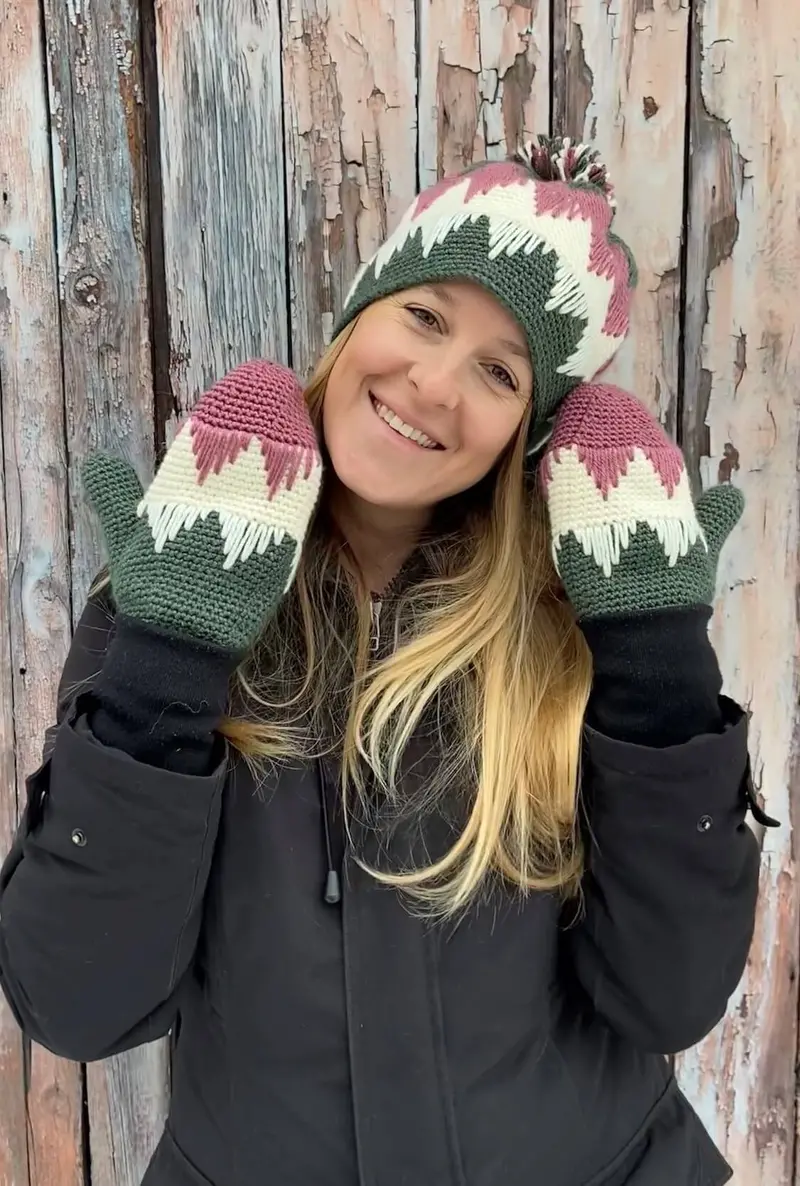 Crochet Kit - Mya Hat & Mittens 1
