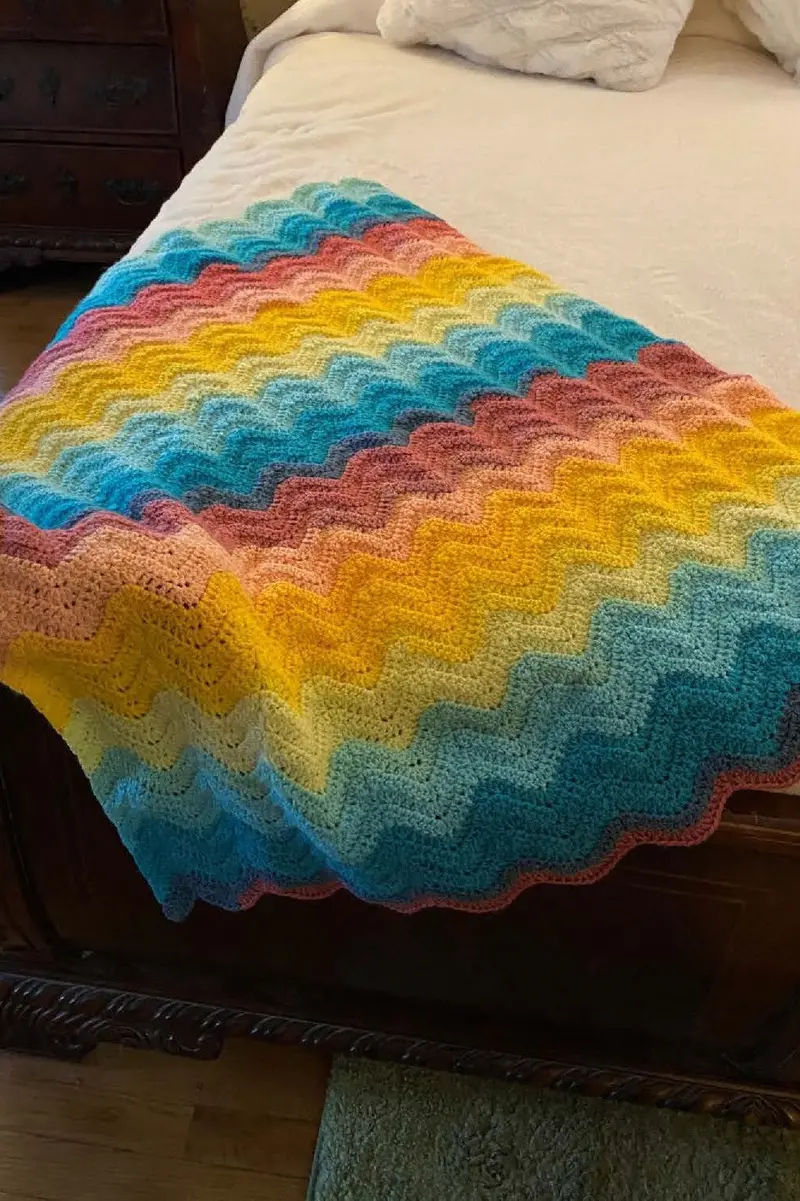 Crochet Kit - No Border Chevron Baby Blanket 1