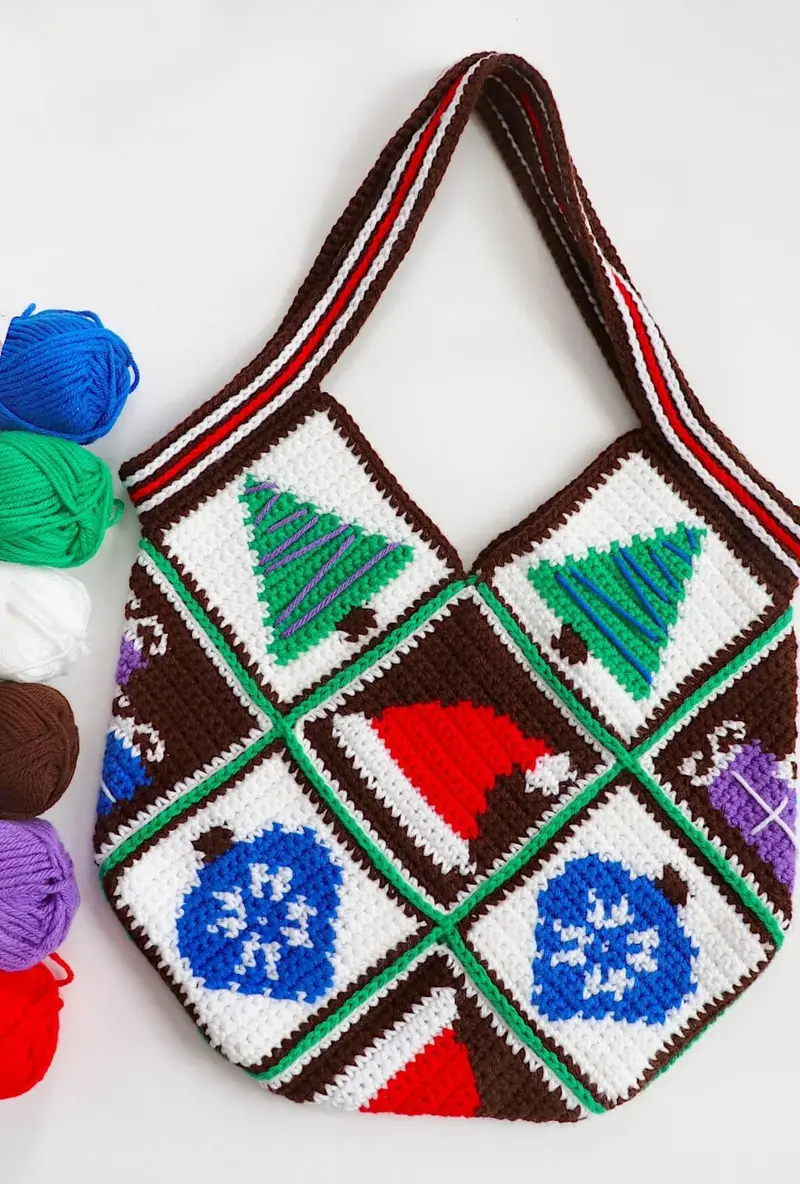 Crochet Kit - Patchwork Christmas Bag 1