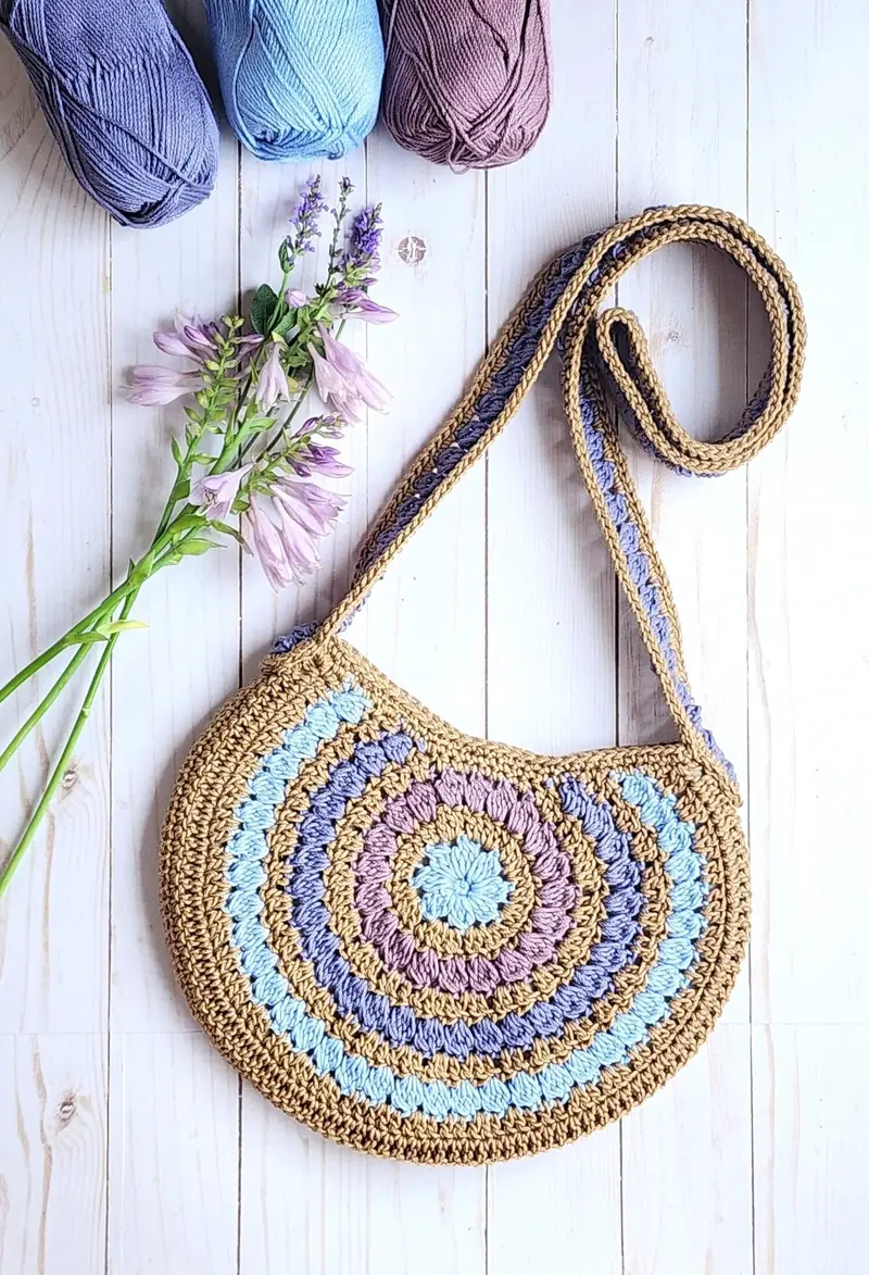 Crochet Kit - Petals Circle Bag 1