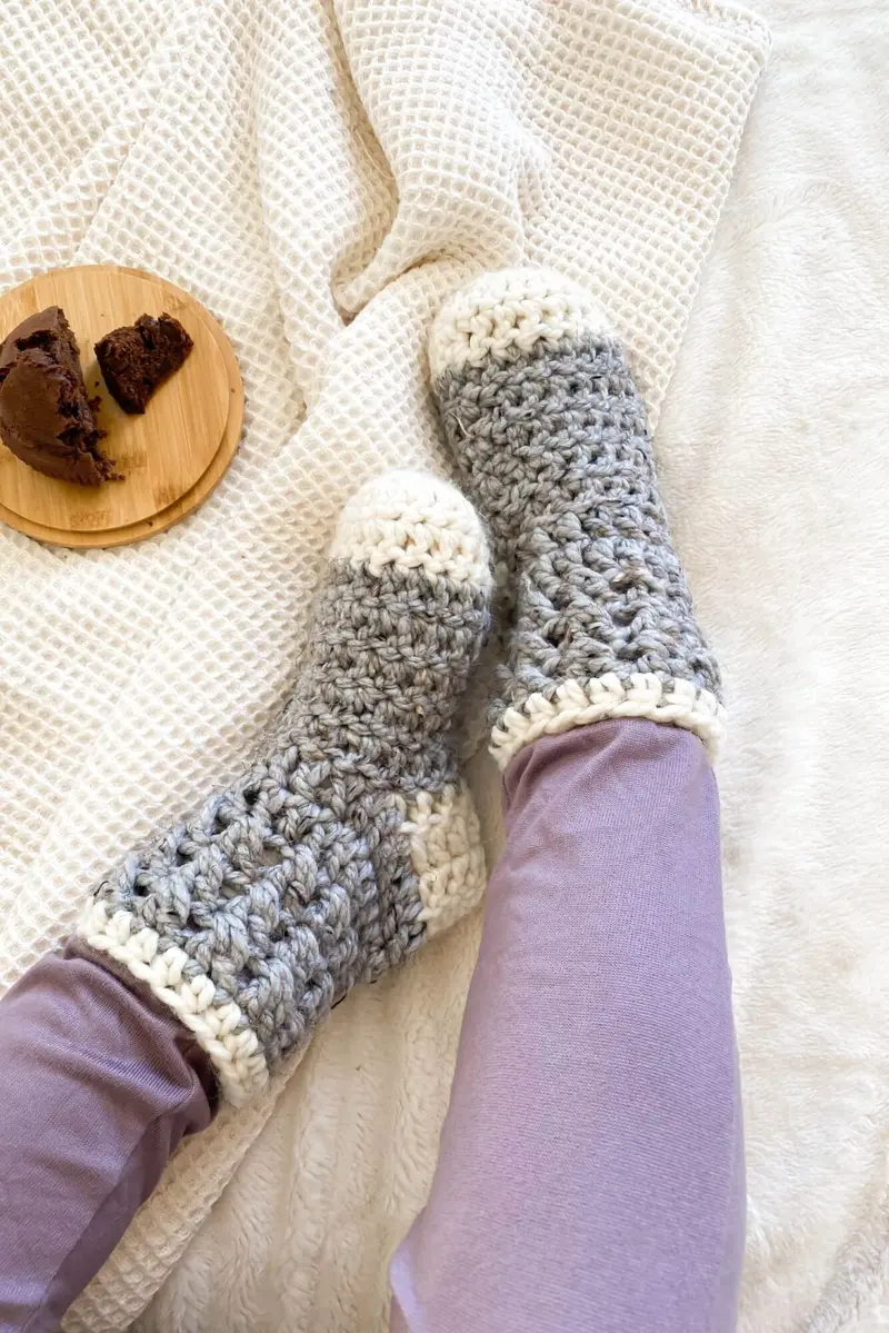 Crochet Kit - Quick And Cozy Slippers 1