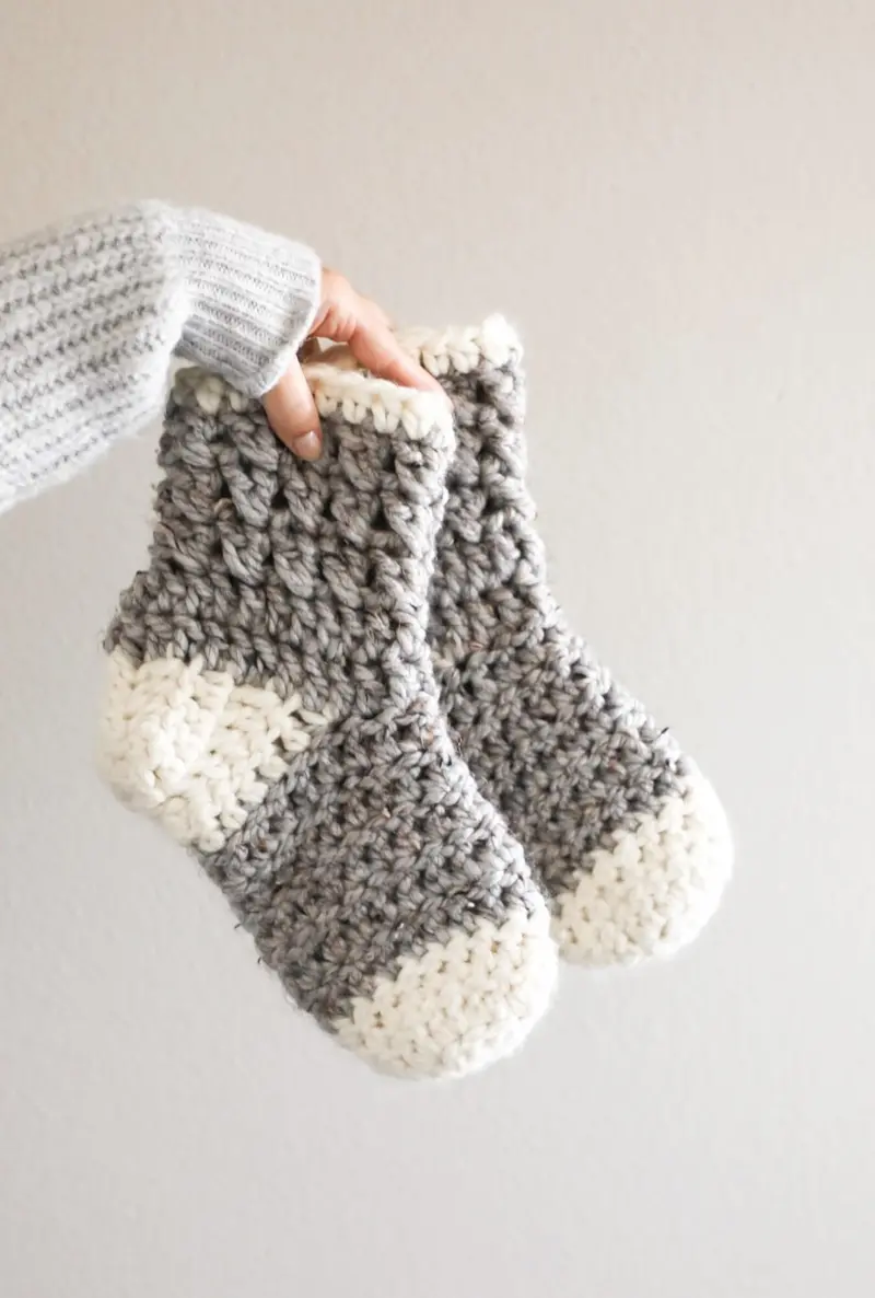 Crochet Kit - Quick And Cozy Slippers 2