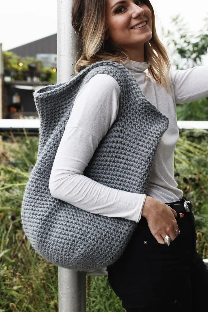 Crochet Kit - Red Hook Afternoon Shoulder Bag 1