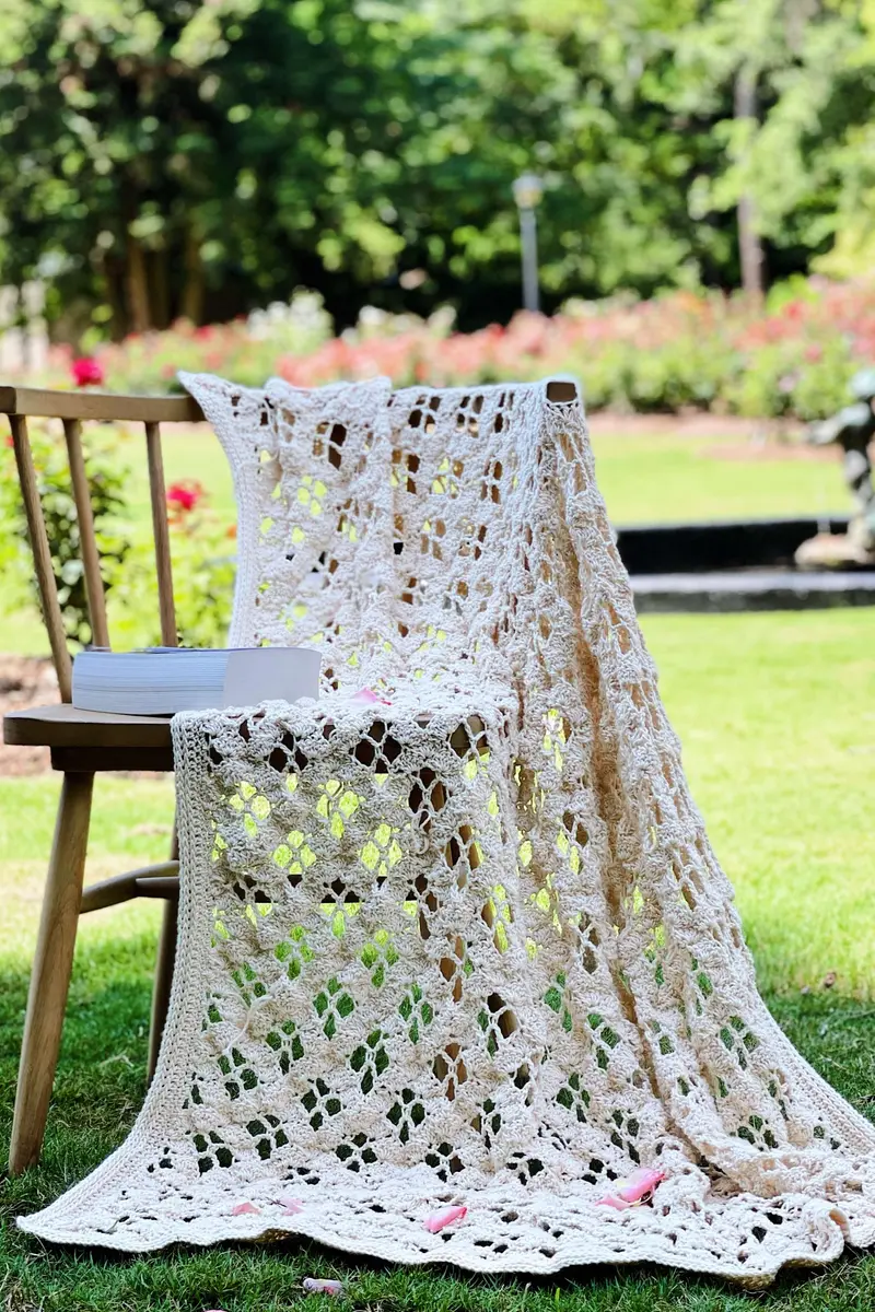 Crochet Kit - Rose Trellis Throw 1