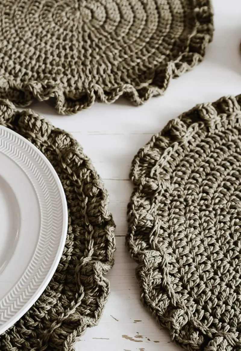 Crochet Kit - Ruffle Placemats 1